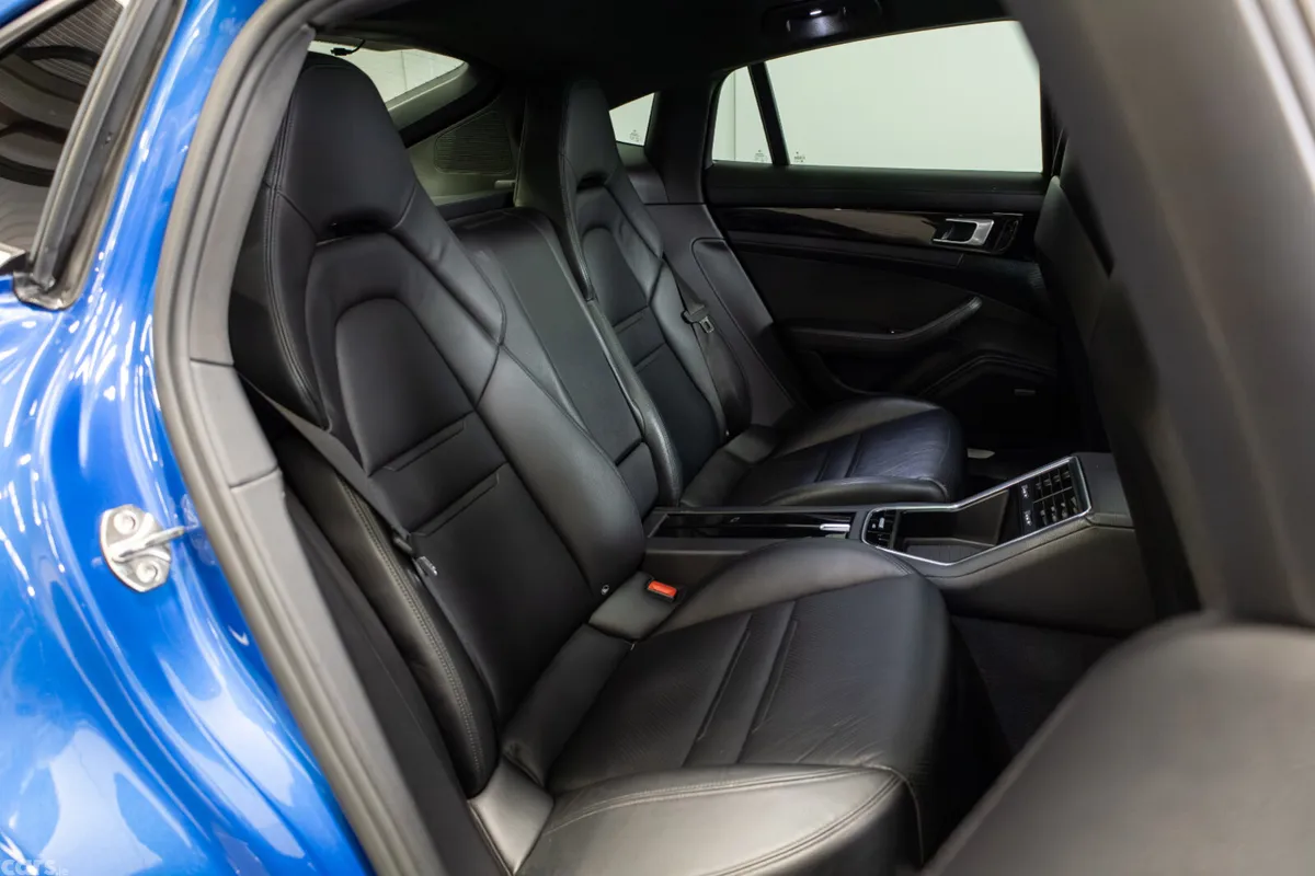 Porsche Panamera Hatchback, Petrol Plug-in Hybrid, 2018, Blue