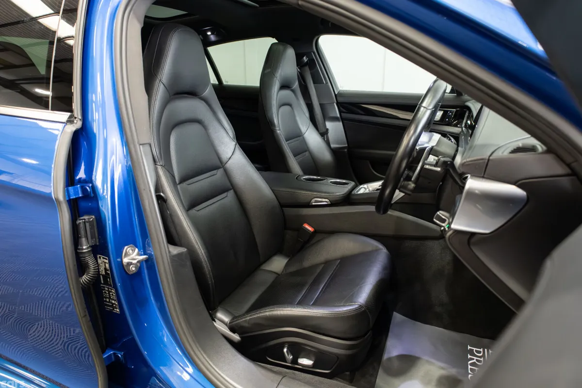 Porsche Panamera Hatchback, Petrol Plug-in Hybrid, 2018, Blue