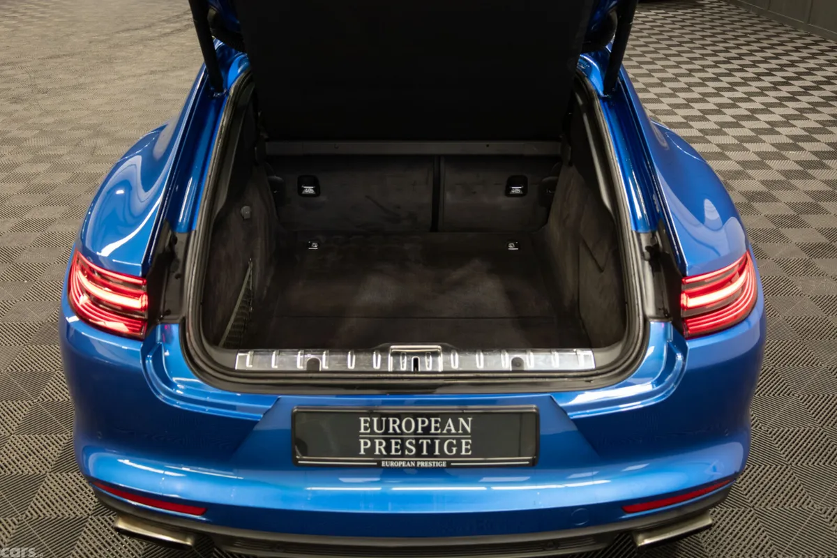 Porsche Panamera Hatchback, Petrol Plug-in Hybrid, 2018, Blue