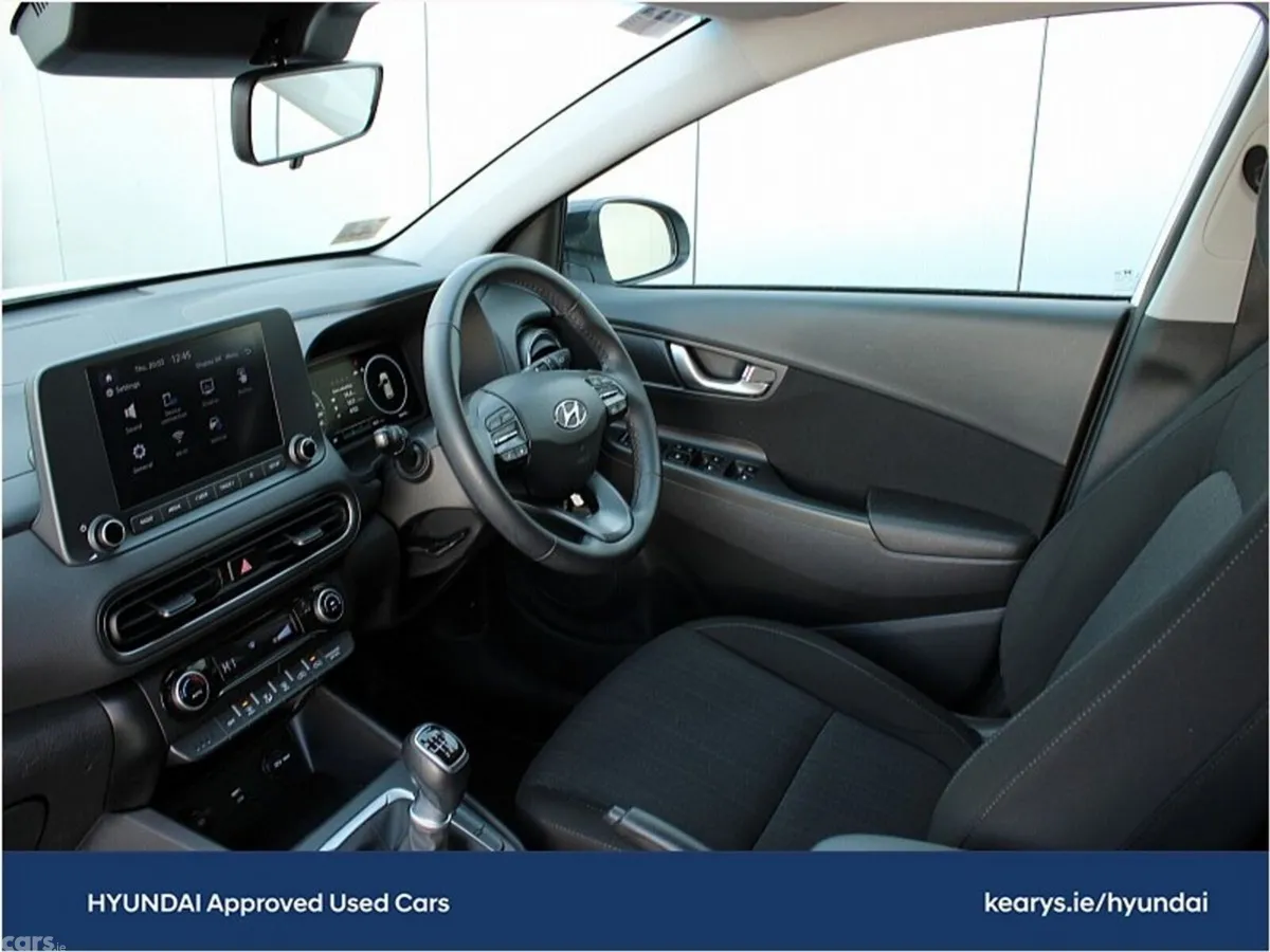 Hyundai KONA MPV, Petrol, 2023, White