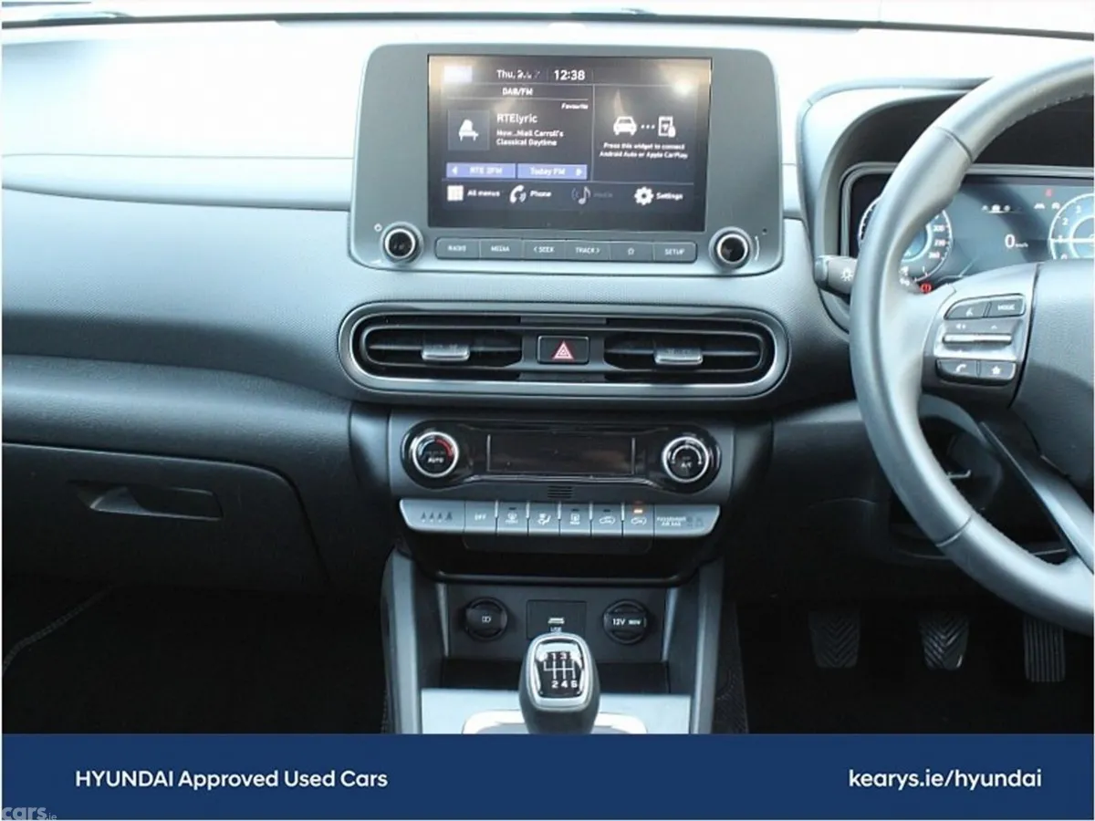 Hyundai KONA MPV, Petrol, 2023, White