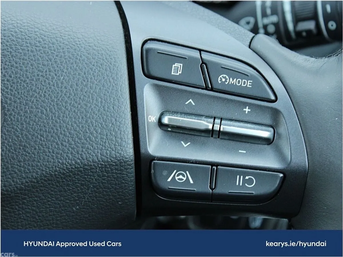 Hyundai KONA MPV, Petrol, 2023, White