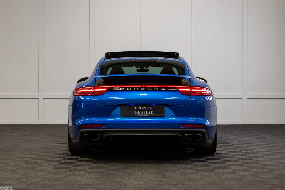 Porsche Panamera Hatchback, Petrol Plug-in Hybrid, 2018, Blue