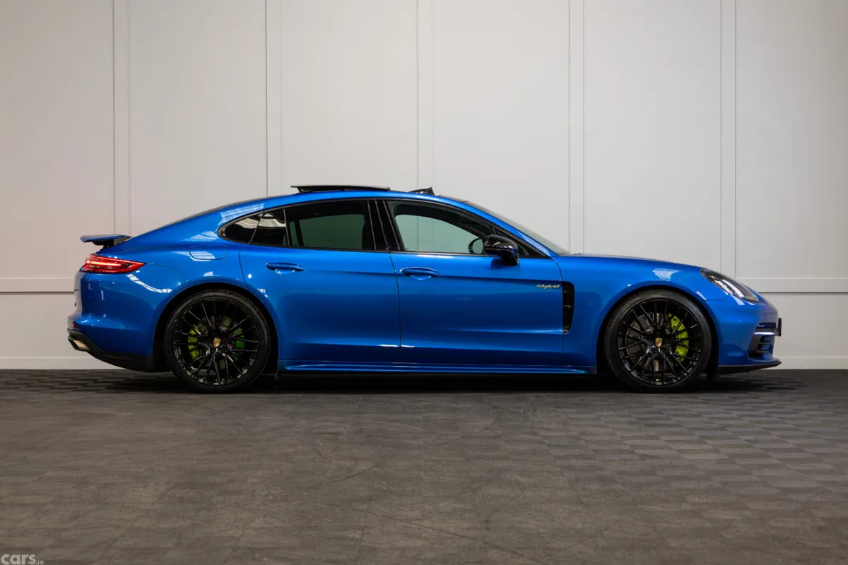 Porsche Panamera Hatchback, Petrol Plug-in Hybrid, 2018, Blue
