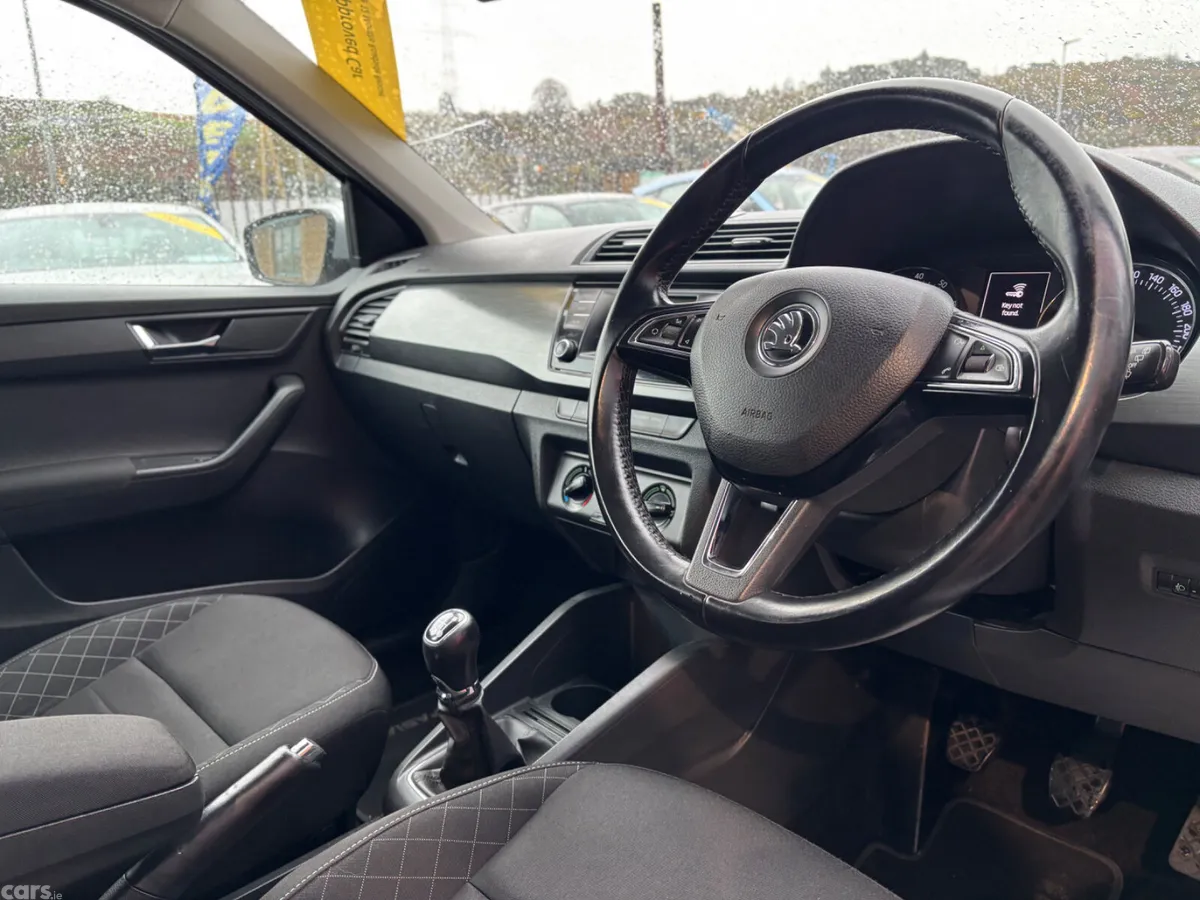 Skoda Fabia Estate, Petrol, 2015, Silver