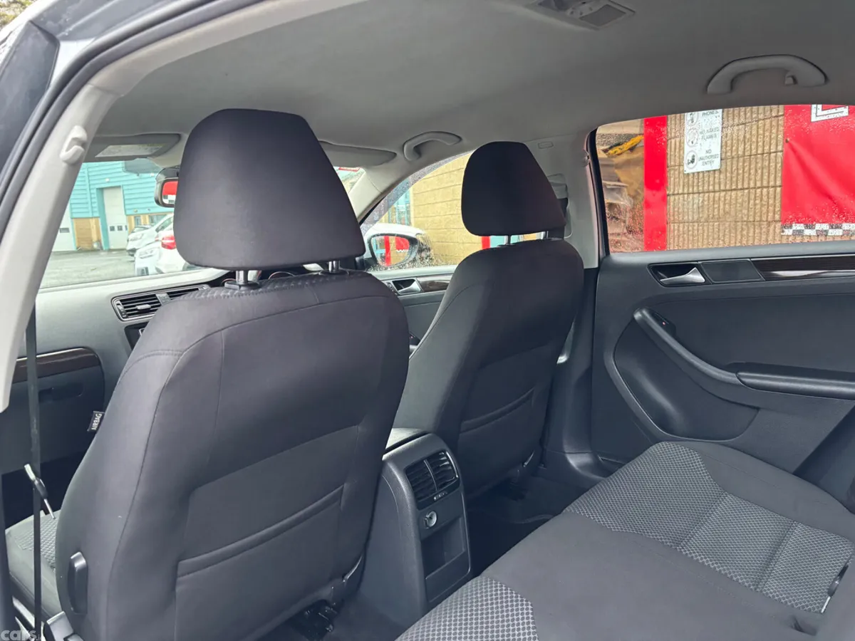 Volkswagen Jetta Saloon, Diesel, 2016, Silver