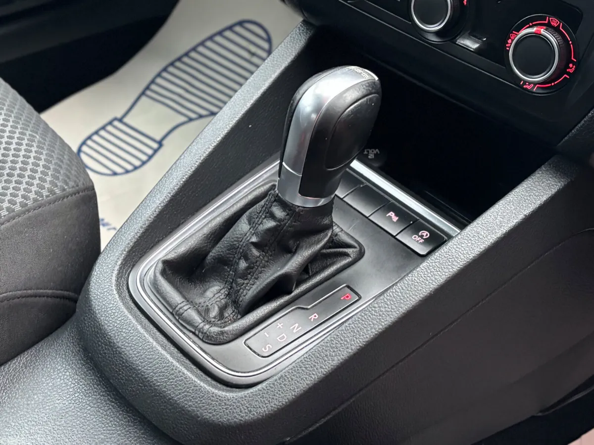 Volkswagen Jetta Saloon, Diesel, 2016, Silver