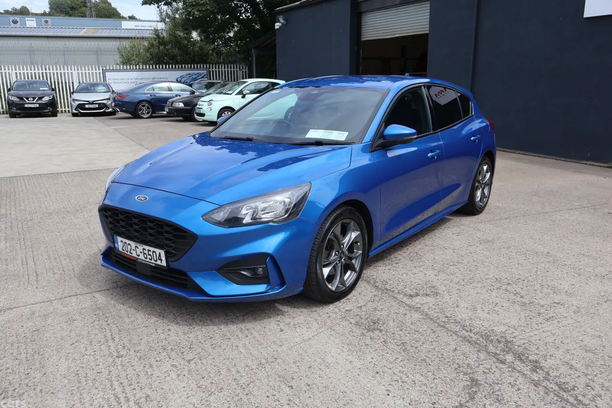 Ford Focus Hatchback, Diesel, 2020, Blue