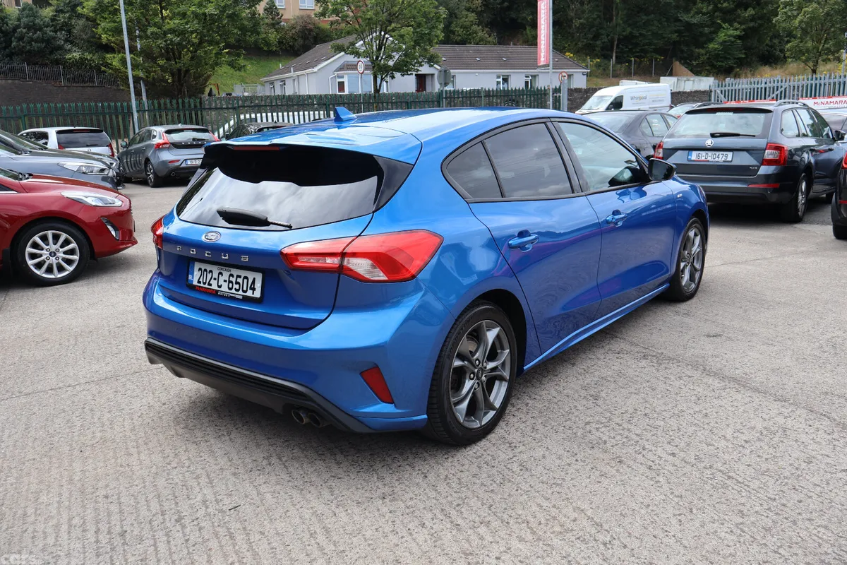 Ford Focus Hatchback, Diesel, 2020, Blue