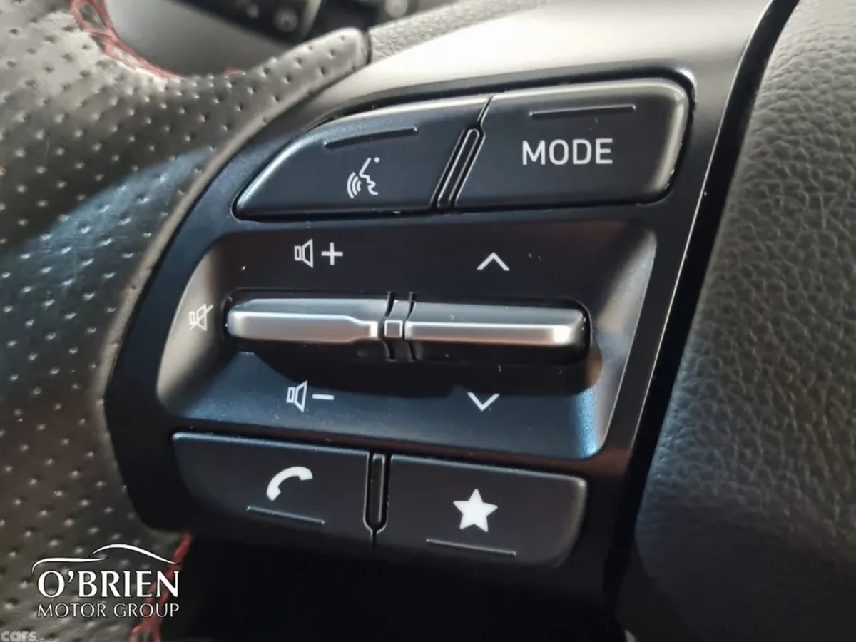 Hyundai KONA MPV, Petrol, 2022, White