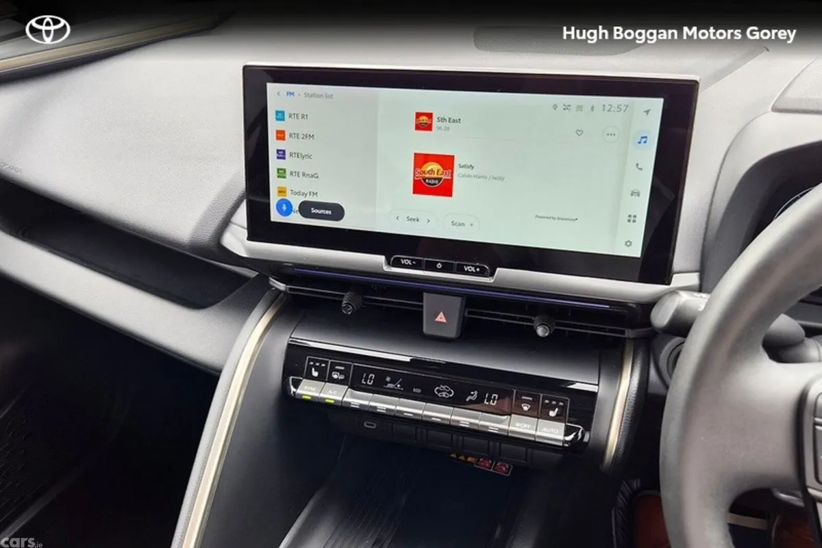 Toyota C-HR SUV, Petrol Hybrid, 2025, Blue