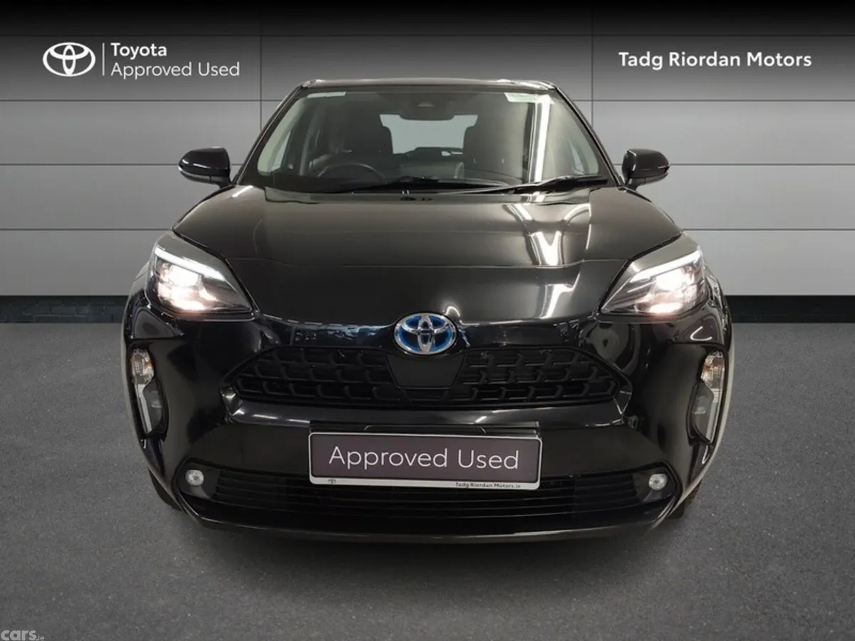 Toyota Yaris Cross Hatchback, Petrol Hybrid, 2023, Black