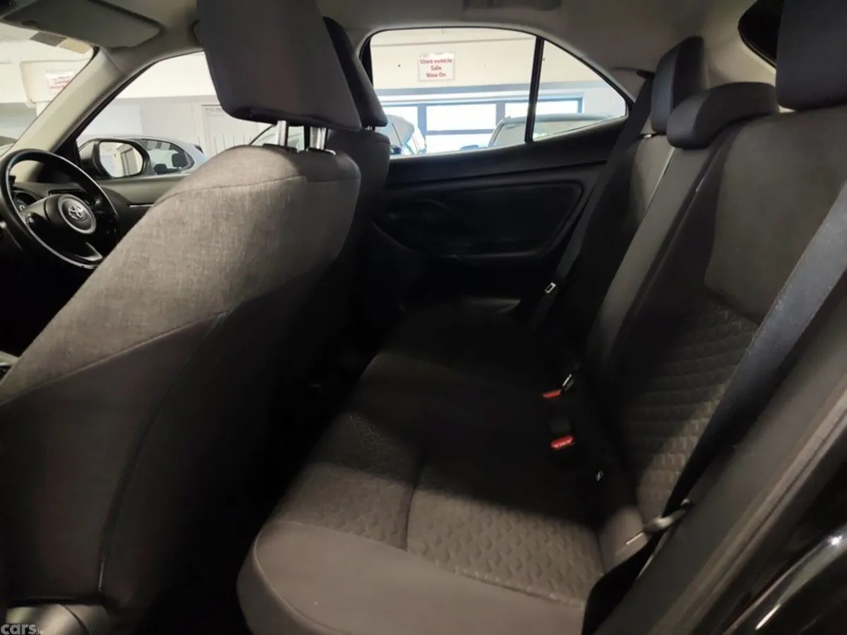 Toyota Yaris Cross Hatchback, Petrol Hybrid, 2023, Black