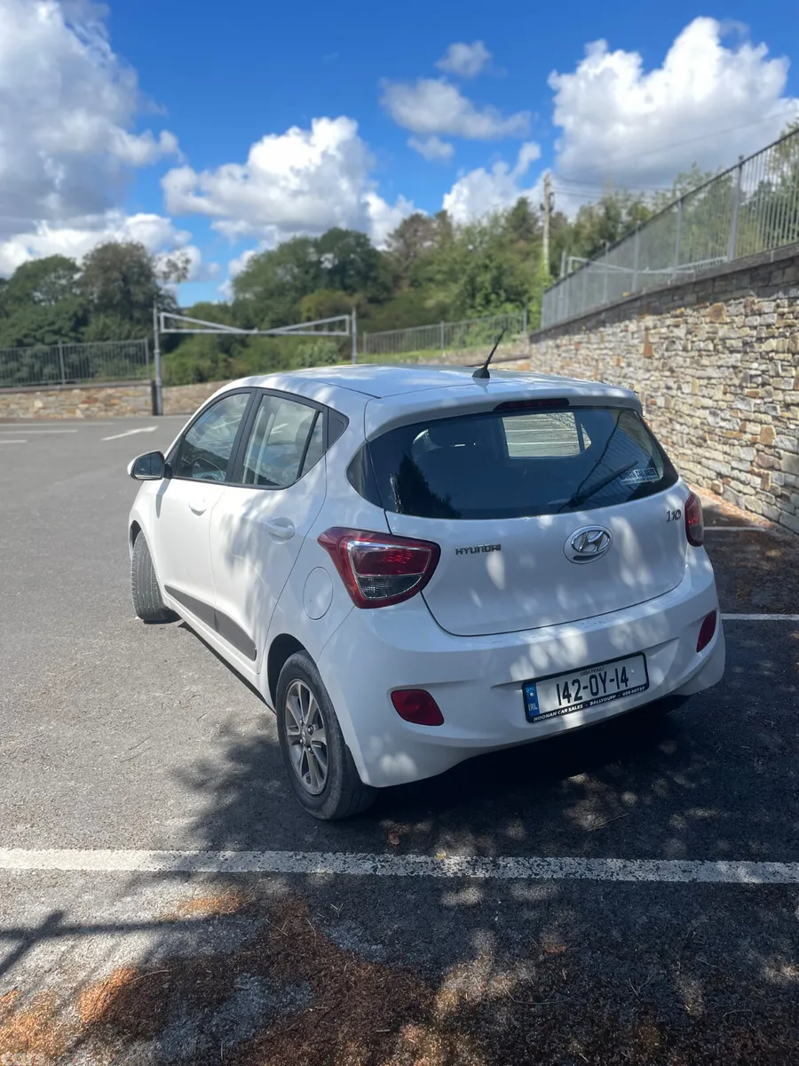 Hyundai i10 Hatchback, Petrol, 2014, White