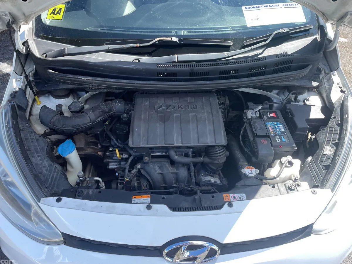 Hyundai i10 Hatchback, Petrol, 2014, White