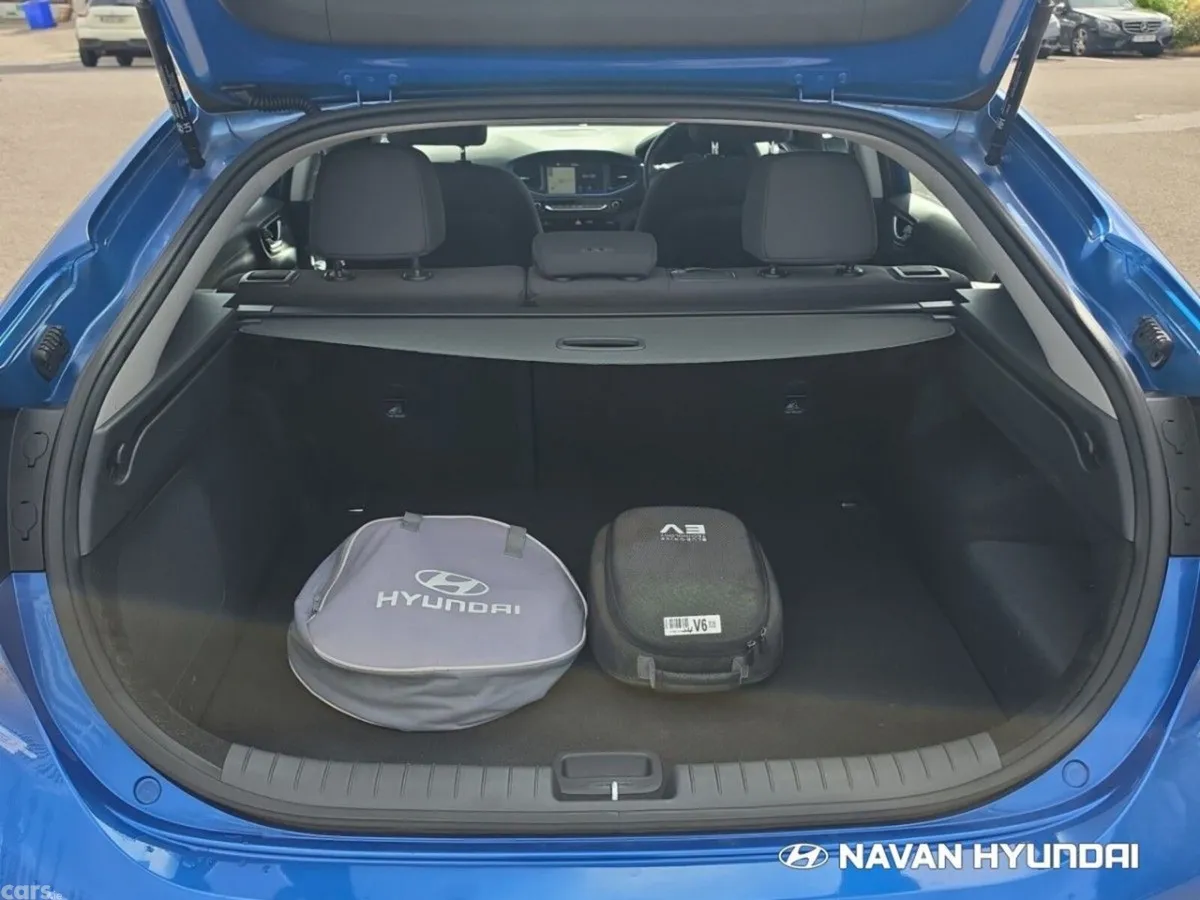 Hyundai IONIQ Hatchback, Petrol Plug-in Hybrid, 2018, Blue