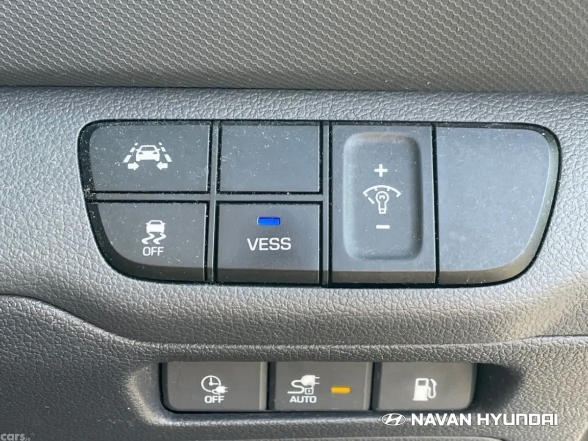 Hyundai IONIQ Hatchback, Petrol Plug-in Hybrid, 2018, Blue