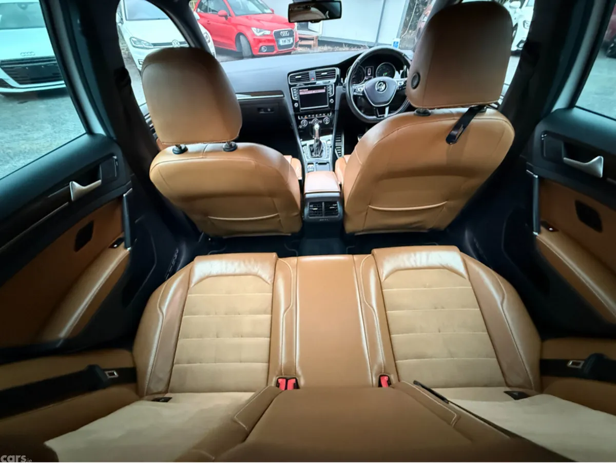 Volkswagen Golf Hatchback, Petrol, 2015, White