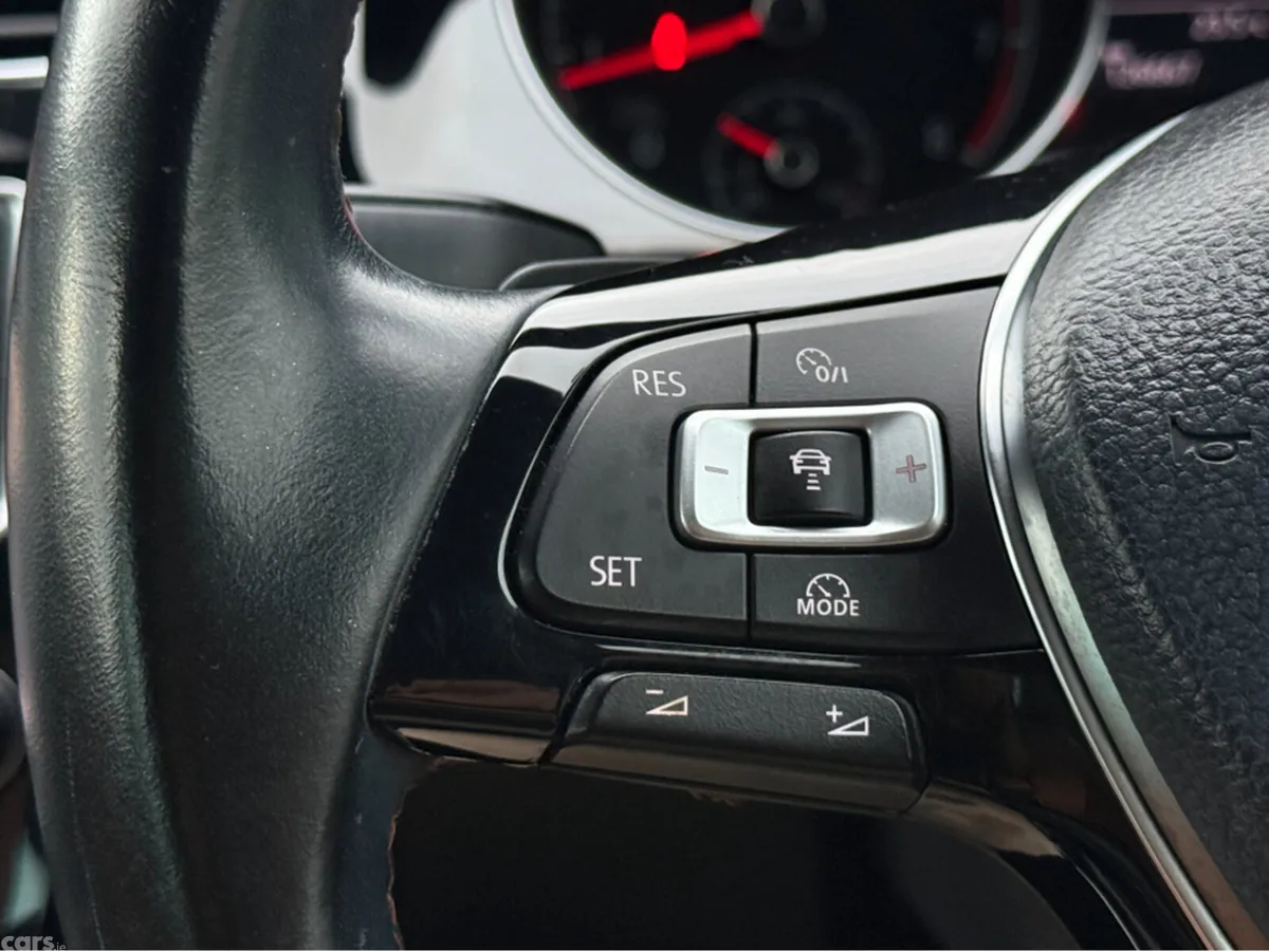 Volkswagen Golf Hatchback, Petrol, 2015, White