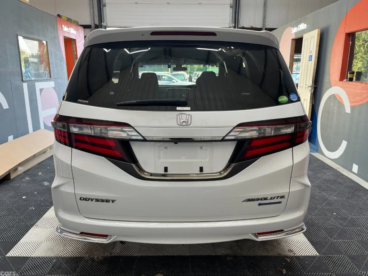 Honda Odyssey MPV, Petrol Hybrid, 2019, White