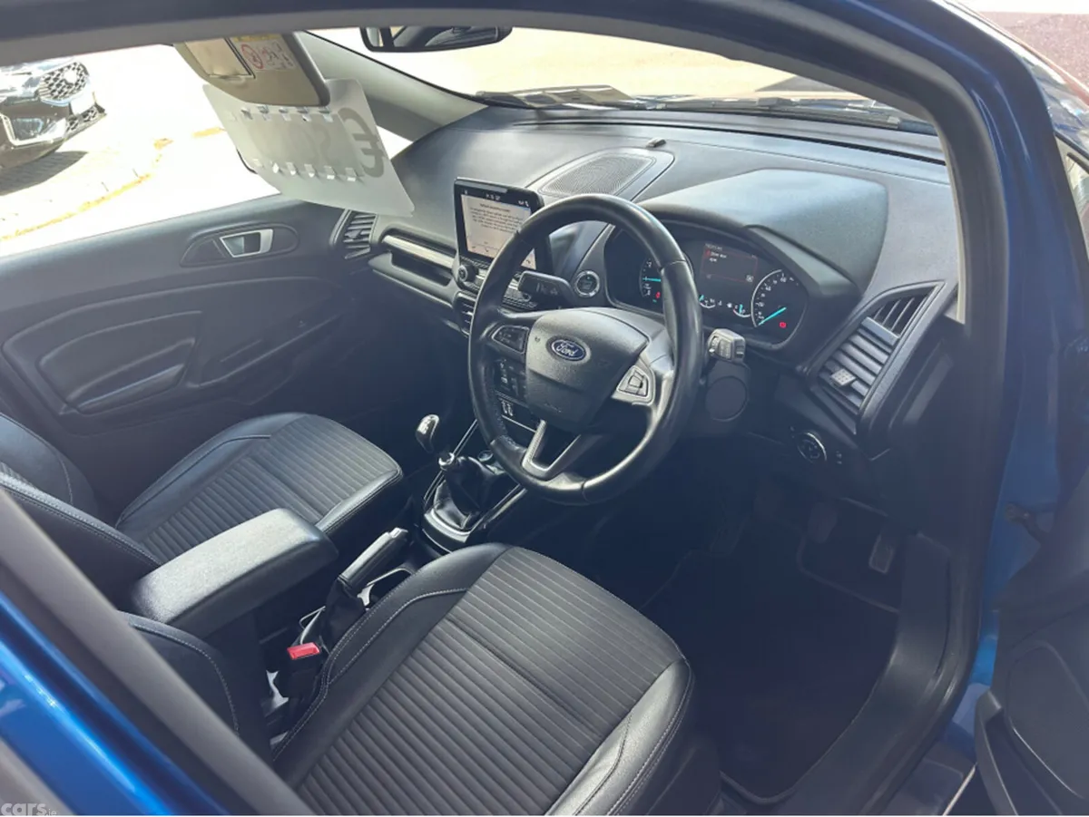 Ford EcoSport Hatchback, Petrol, 2019, Blue