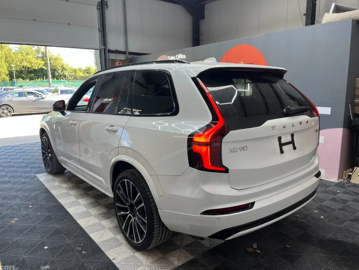 Volvo XC90 SUV, Petrol Plug-in Hybrid, 2025, White
