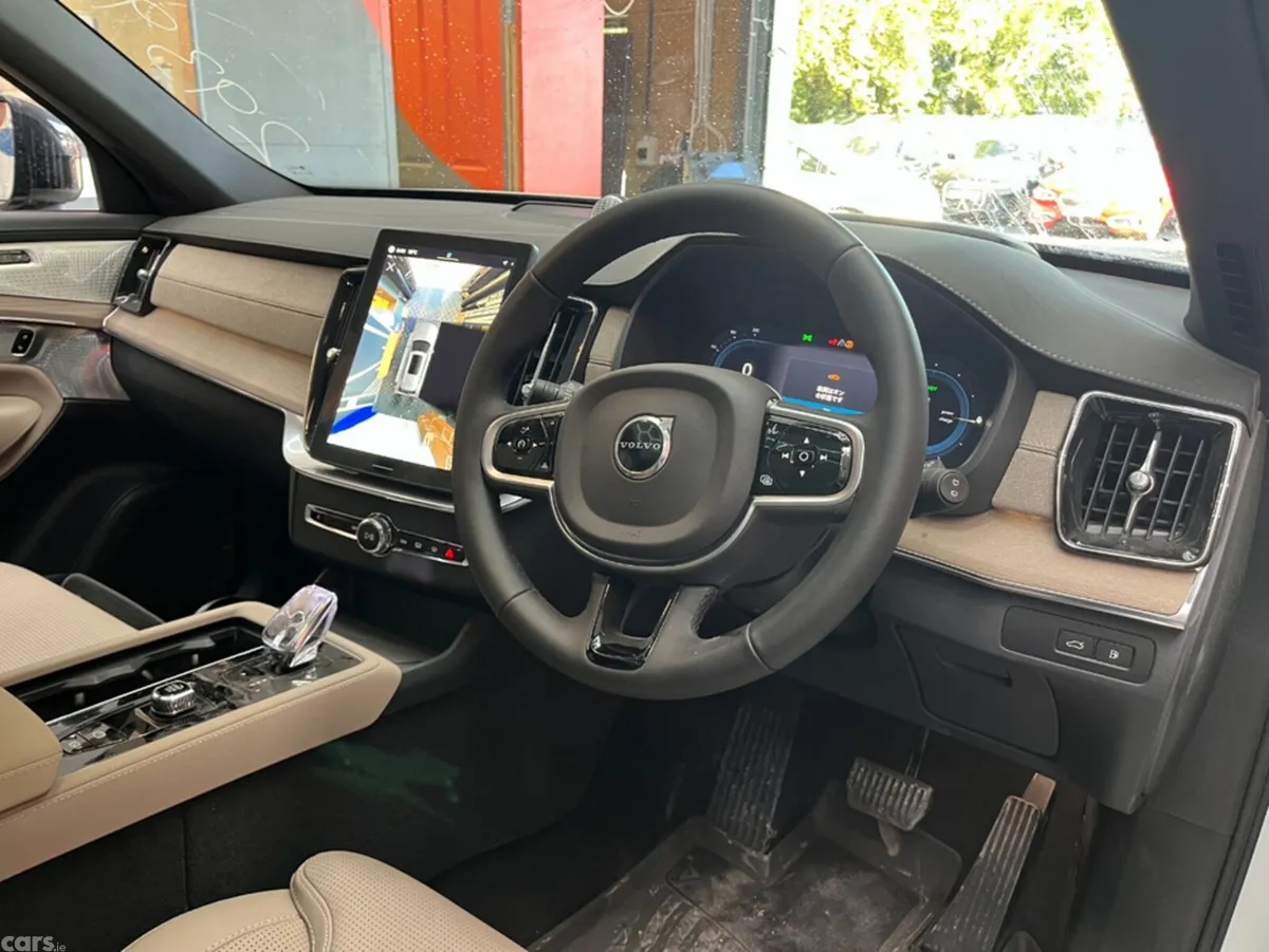 Volvo XC90 SUV, Petrol Plug-in Hybrid, 2025, White