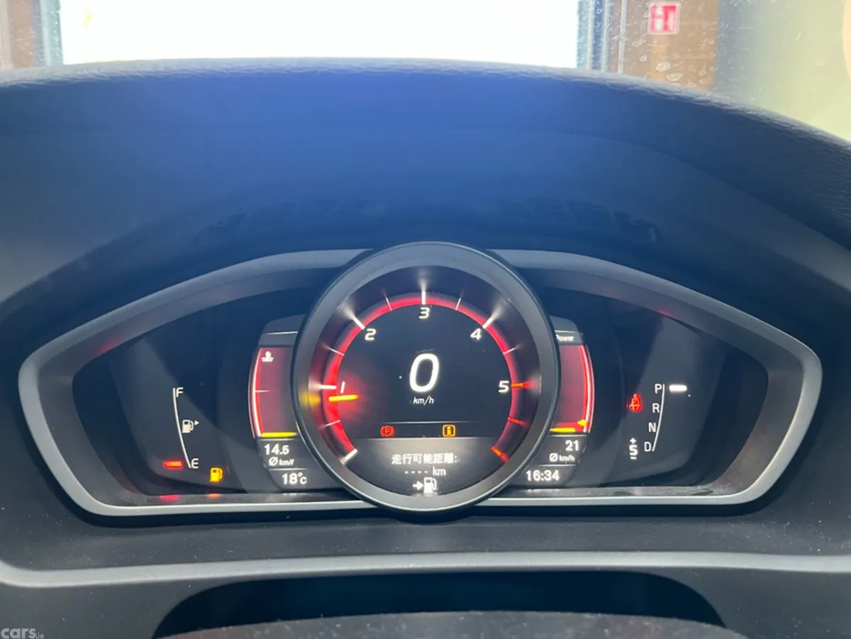 Volvo V40 Hatchback, Diesel, 2017, Blue