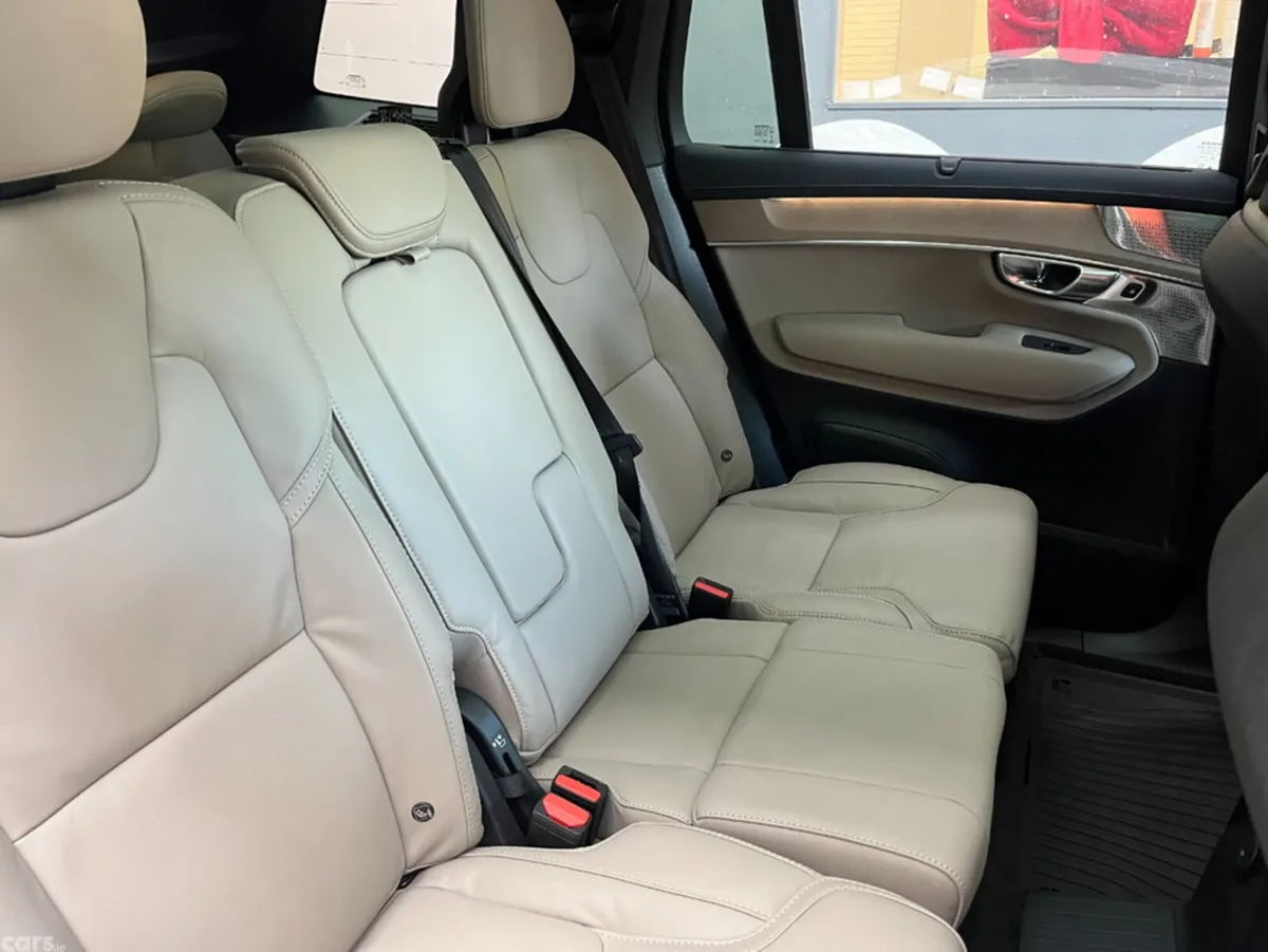 Volvo XC90 SUV, Petrol Plug-in Hybrid, 2025, White