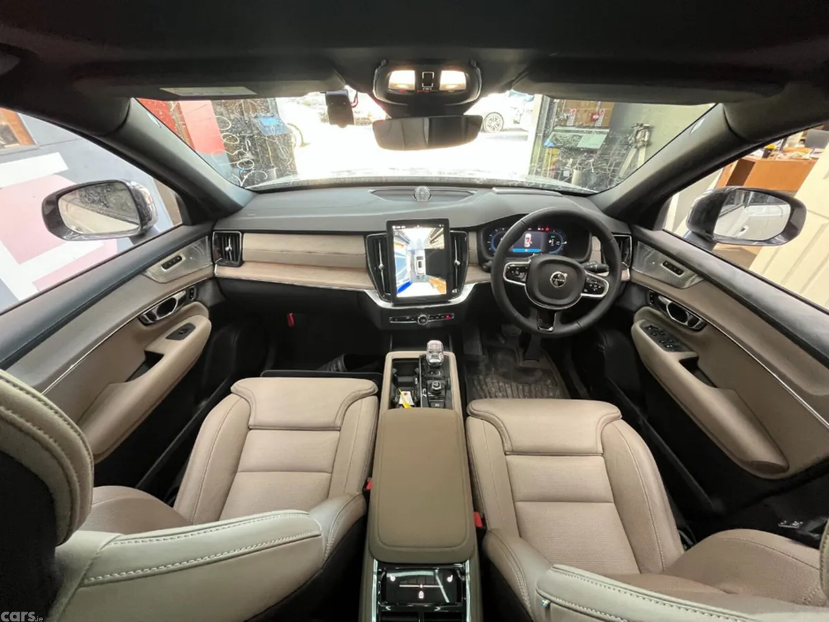 Volvo XC90 SUV, Petrol Plug-in Hybrid, 2025, White