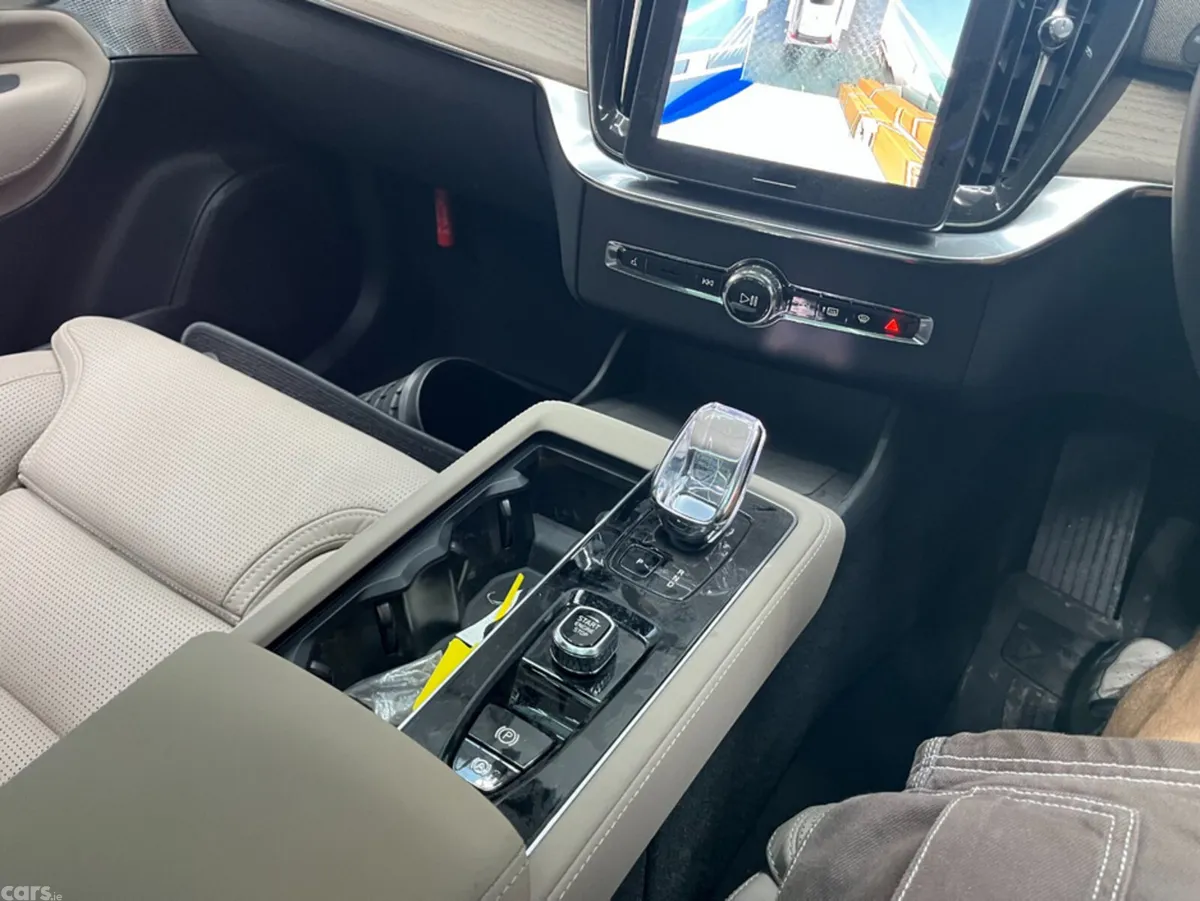 Volvo XC90 SUV, Petrol Plug-in Hybrid, 2025, White