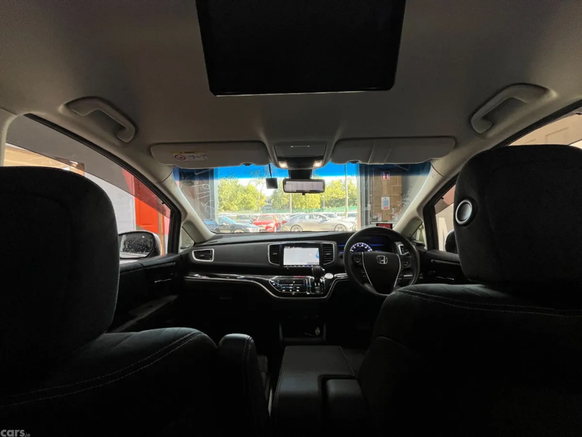 Honda Odyssey MPV, Petrol Hybrid, 2019, White