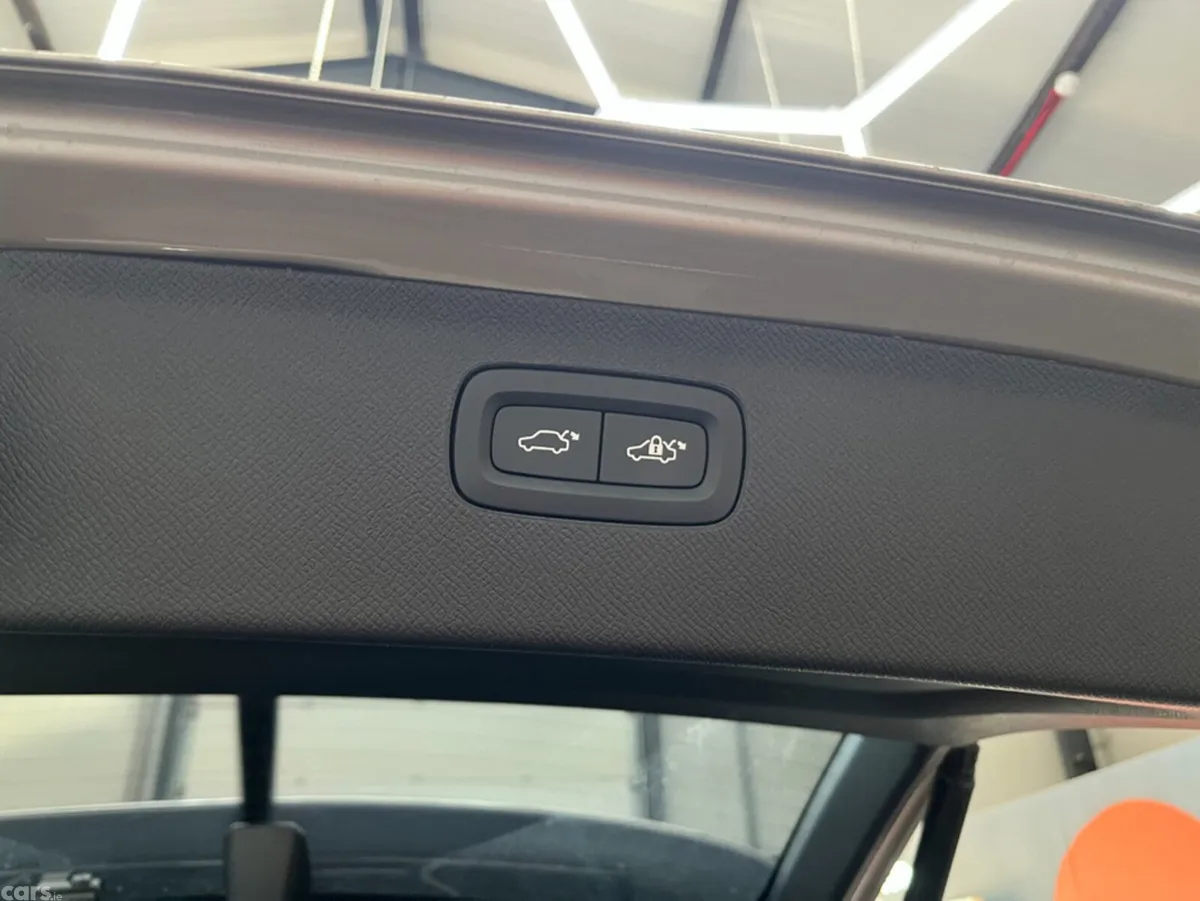 Volvo XC90 SUV, Petrol Plug-in Hybrid, 2025, Grey