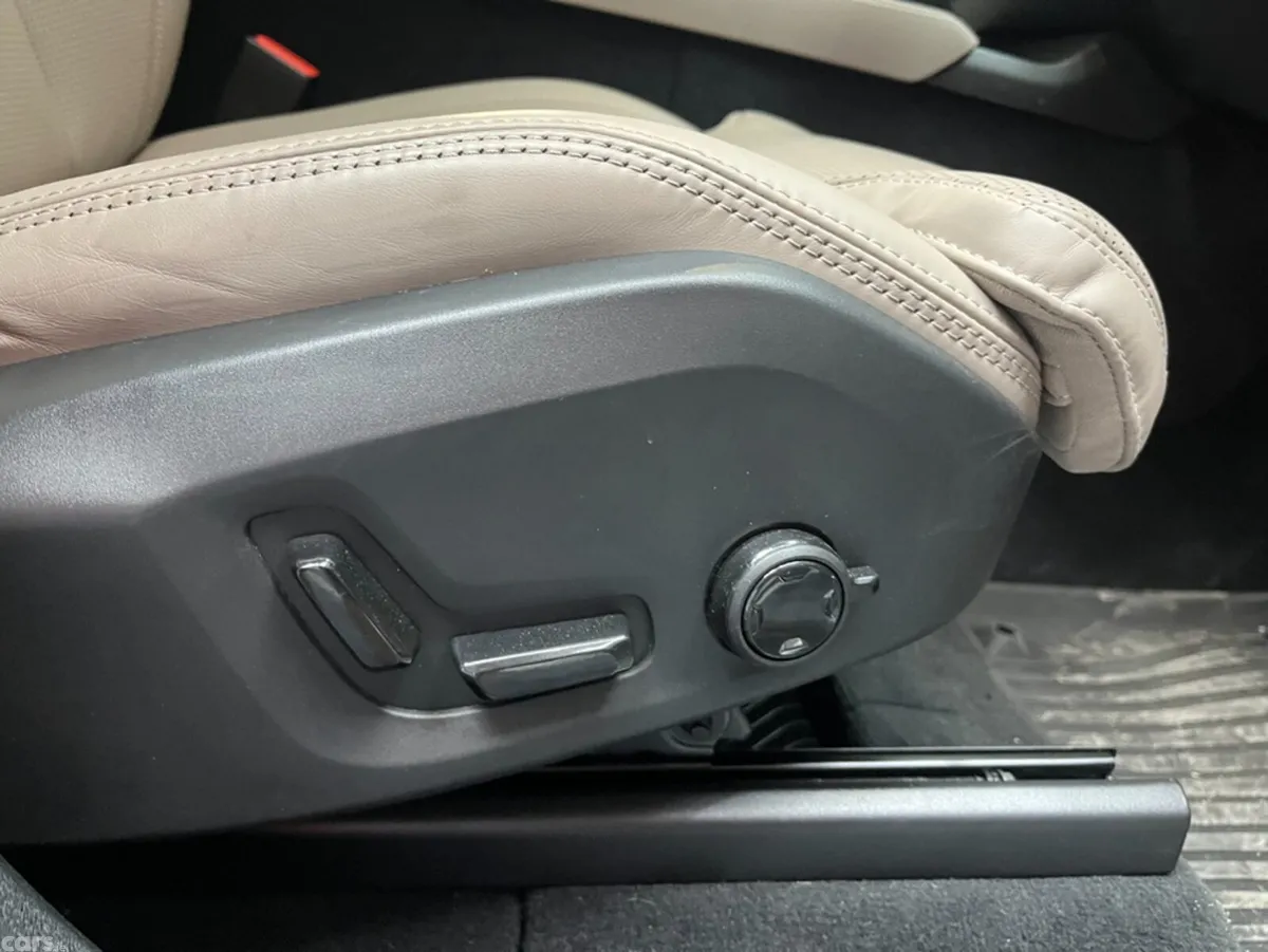 Volvo XC90 SUV, Petrol Plug-in Hybrid, 2025, Grey