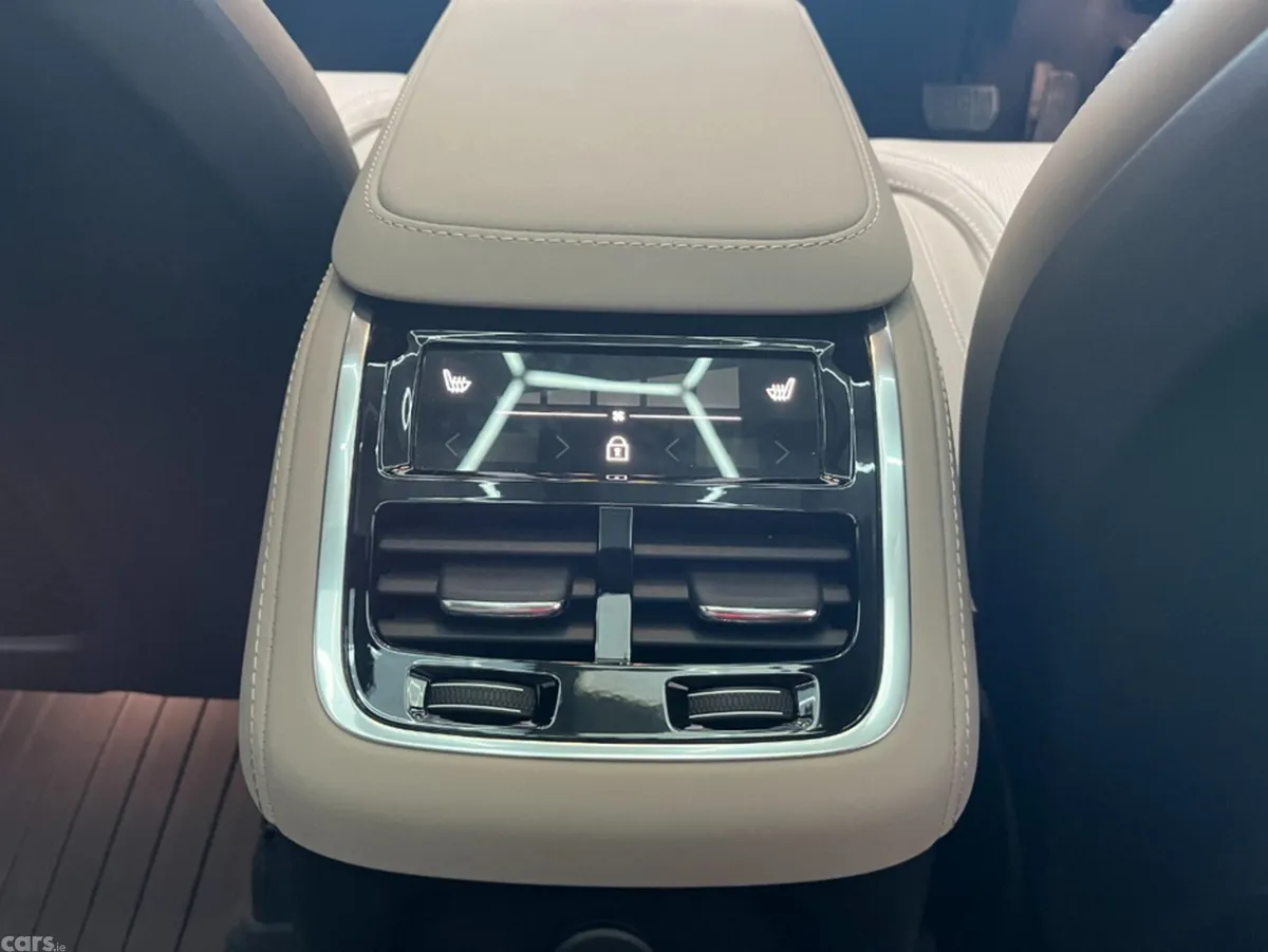 Volvo XC90 SUV, Petrol Plug-in Hybrid, 2025, Grey