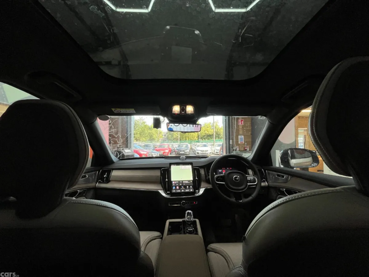 Volvo XC90 SUV, Petrol Plug-in Hybrid, 2025, Grey