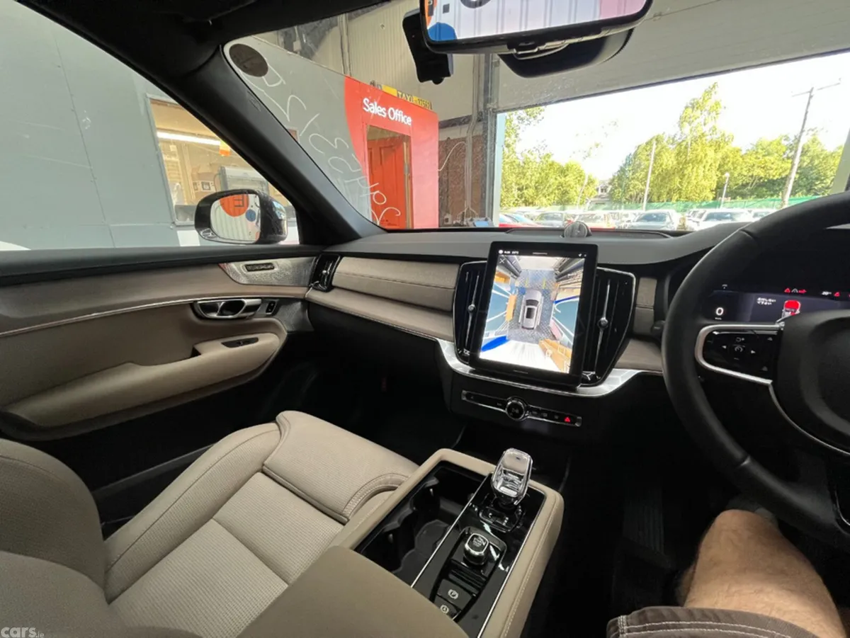 Volvo XC90 SUV, Petrol Plug-in Hybrid, 2025, Grey