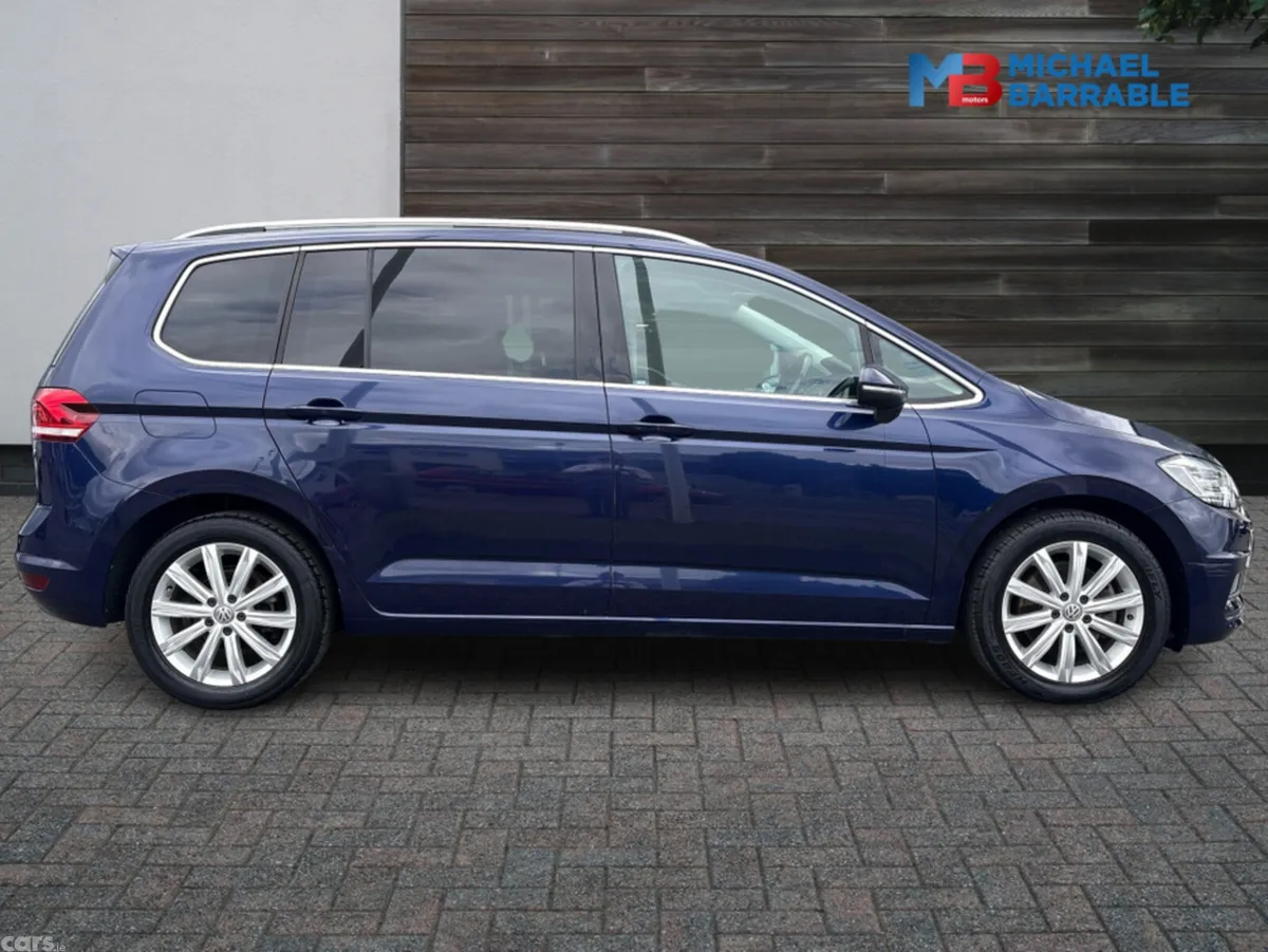 Volkswagen Touran MPV, Petrol, 2016, Blue