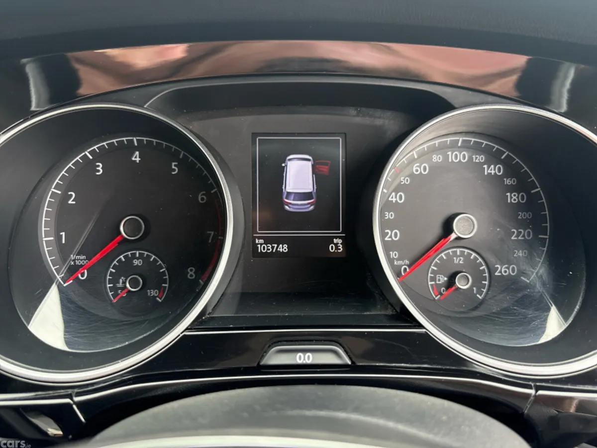 Volkswagen Touran MPV, Petrol, 2016, Blue