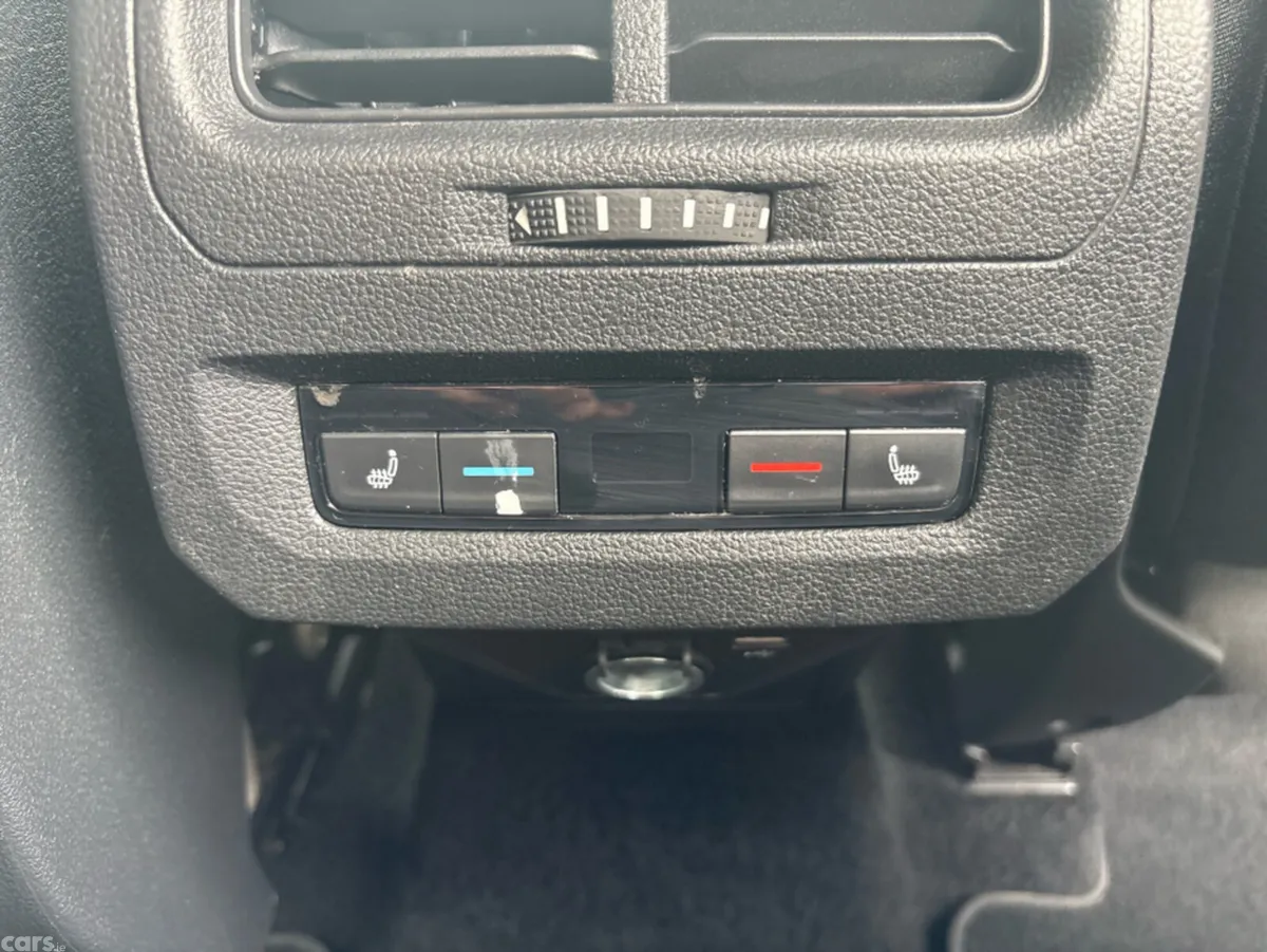 Volkswagen Touran MPV, Petrol, 2016, Blue