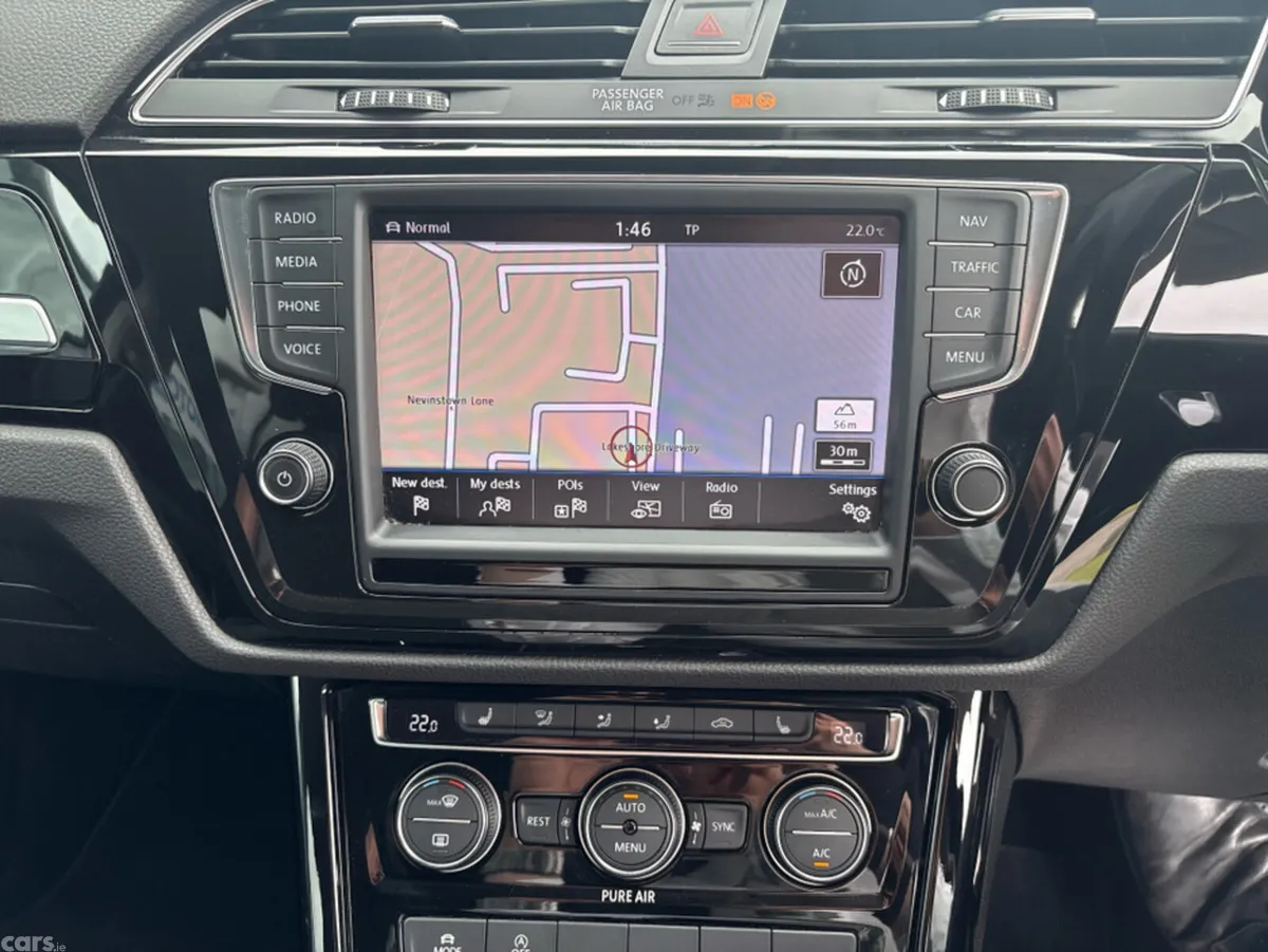 Volkswagen Touran MPV, Petrol, 2016, Blue