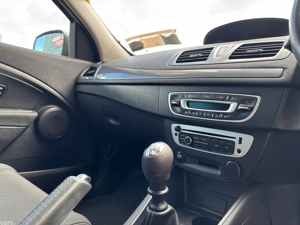 Renault Megane Hatchback, Diesel, 2016, Silver
