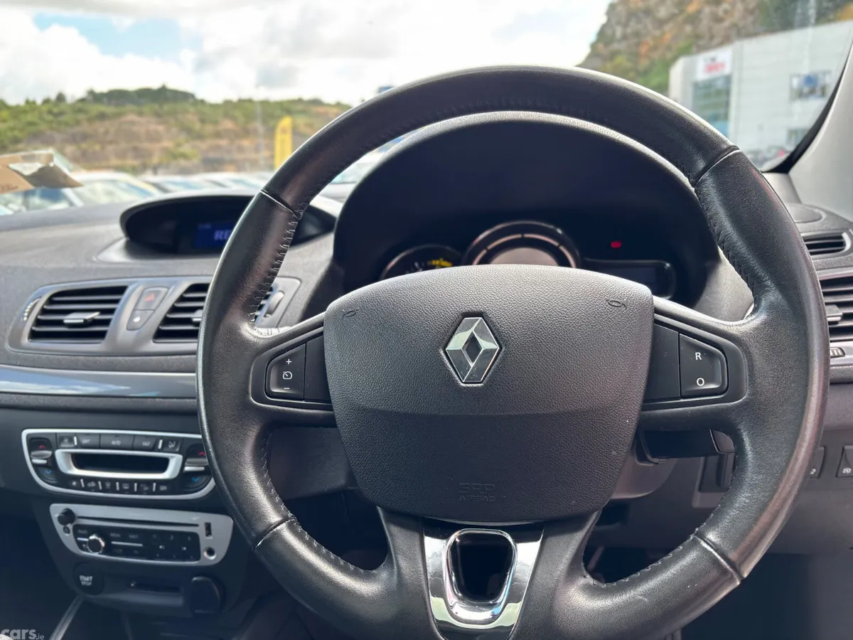 Renault Megane Hatchback, Diesel, 2016, Silver