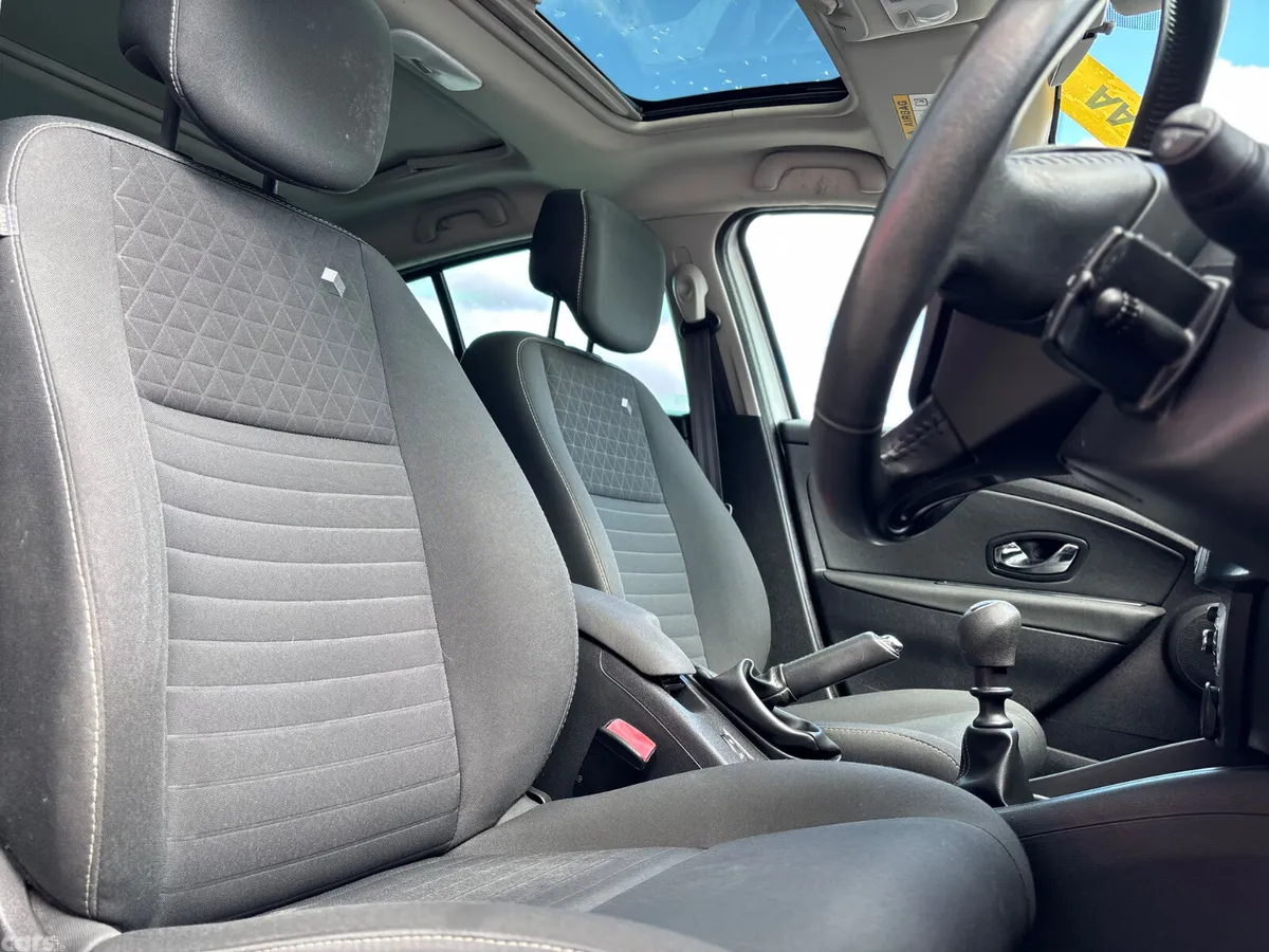 Renault Megane Hatchback, Diesel, 2016, Silver