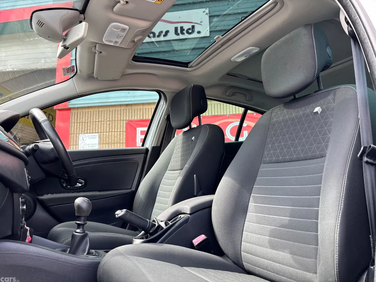 Renault Megane Hatchback, Diesel, 2016, Silver