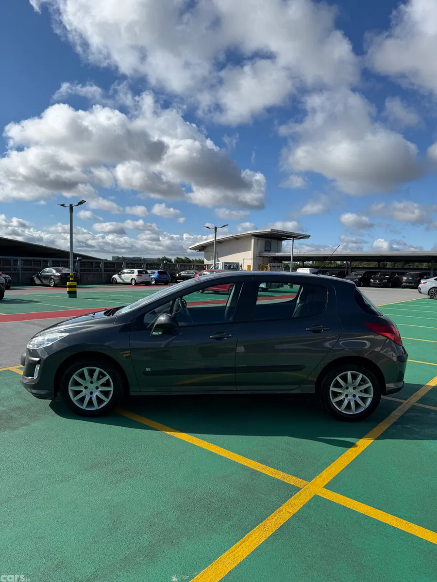 Peugeot 308 Hatchback, Diesel, 2010, Grey