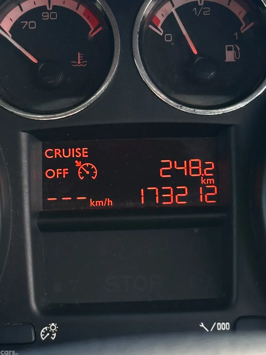 Peugeot 308 Hatchback, Diesel, 2010, Grey