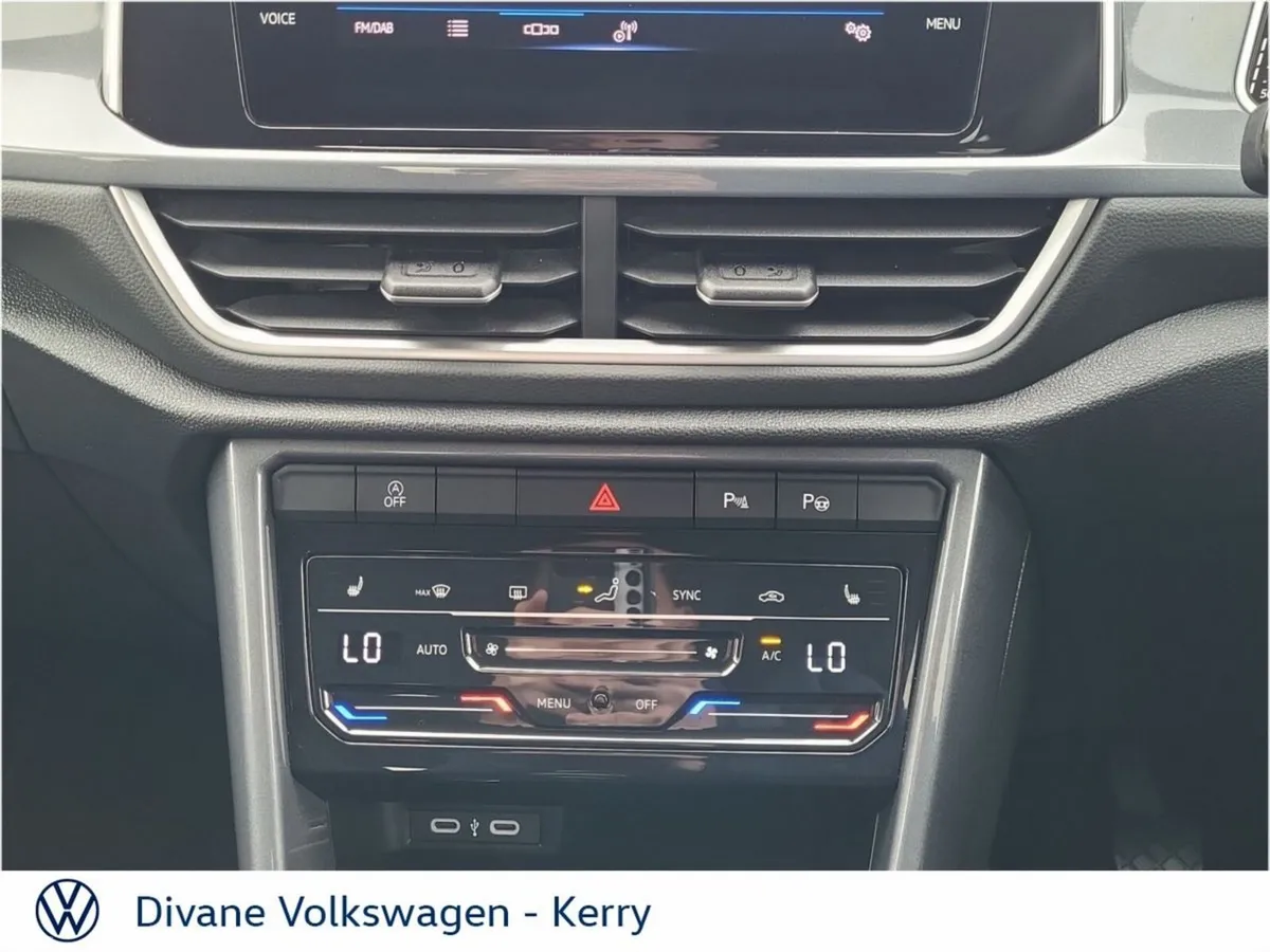 Volkswagen T-Roc SUV, Petrol, 2024, Blue
