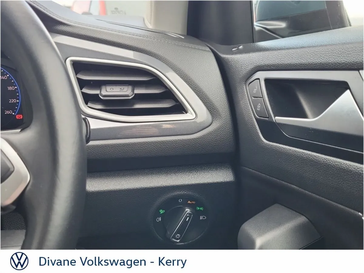 Volkswagen T-Roc SUV, Petrol, 2024, Blue