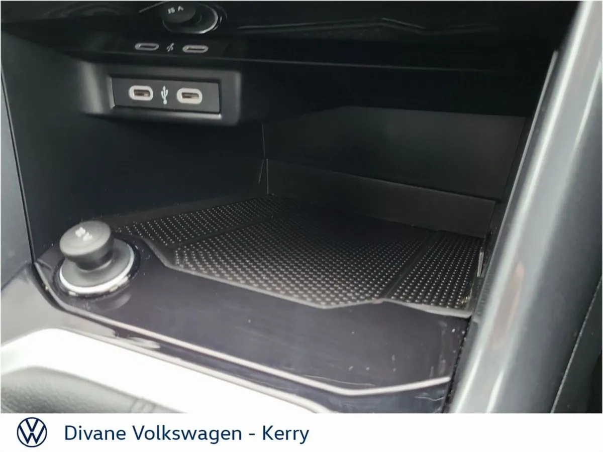 Volkswagen T-Roc SUV, Petrol, 2024, Blue